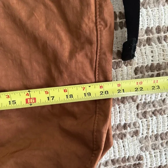 BAGGU Large Brown Crescent Sling Bag - Picture 5 of 11